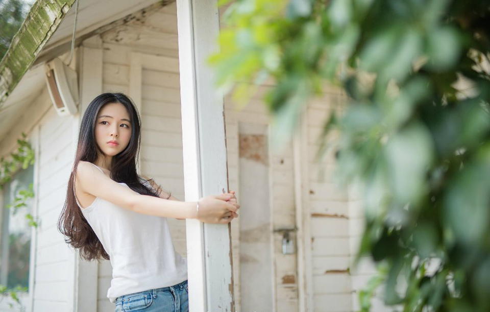 当我们在友谊中发现了爱情，在爱情中发现了亲情，在亲情中又发现了友谊和爱情，或许才真的会体会到人生和爱的真理吧。